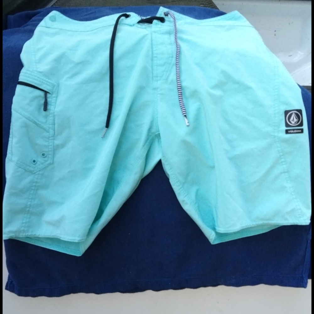 Volcom boardshorts used euc